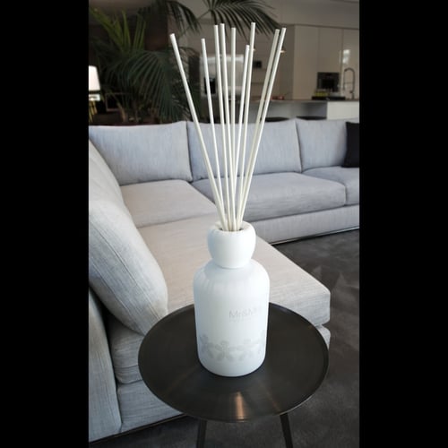 ايكون عبوة فارغة 3 لتر لون ابيض