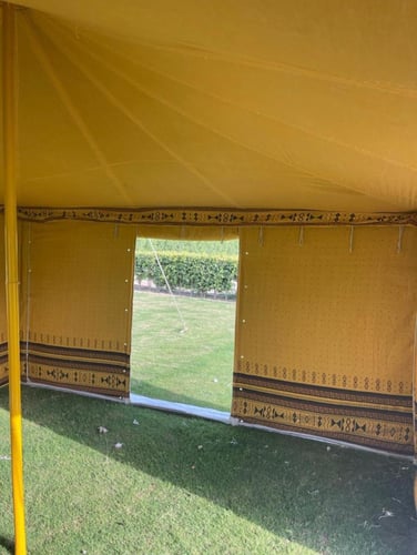 خيمة على هيئة بيت شعر