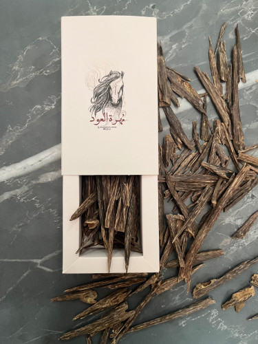 عود هندي سيوفي سلة