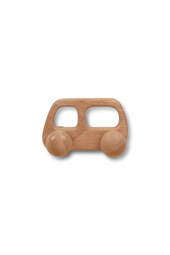 سيارة خشبية