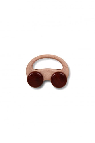 سيارة خشبية