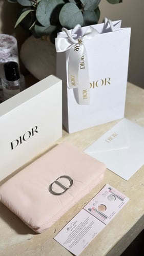 شنطة ديور الوردية