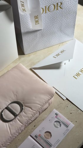 شنطة ديور الوردية