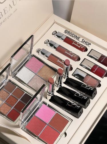 بوكس مكياج ريلي بيوتي