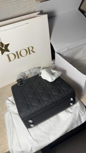 شنطة ديور اسود مطفي