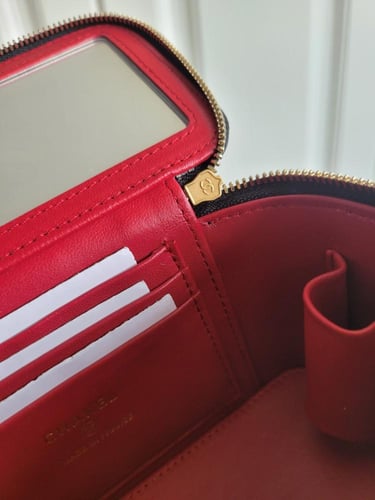 شنطة شانيل الحجم الوسط