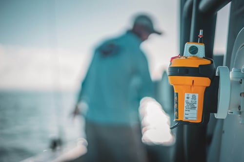 جهاز استغاثة بريطاني بحري rescueME EPIRB1