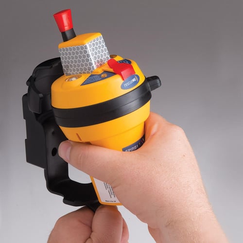 جهاز استغاثة بريطاني بحري rescueME EPIRB1