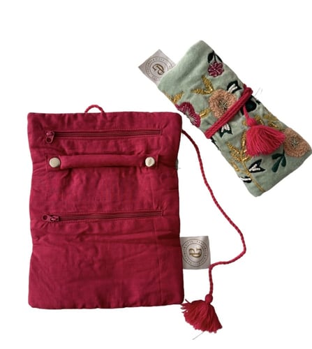 Velvet Jewellery Roll | منظم المجوهرات