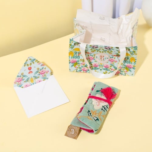 Velvet Jewellery Roll | منظم المجوهرات