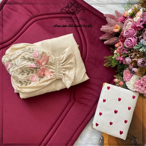 لباس صلاة عادي مطرز بلون بيج درجه متوسطه