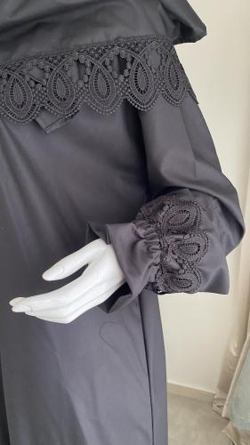 لباس بطرحة أسود