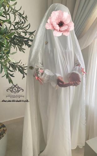 طقم شادر ولباس صلاة للمكلفات مزين باللولو