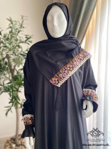 لباس بطرحة أسود