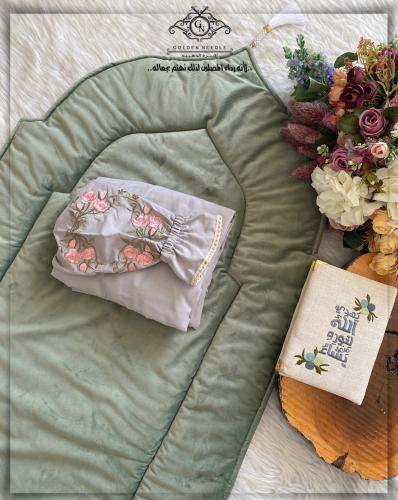 طقم صلاة بلباس بطرحة