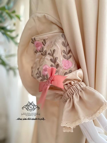 لباس صلاة عادي مطرز بلون بيج درجه متوسطه