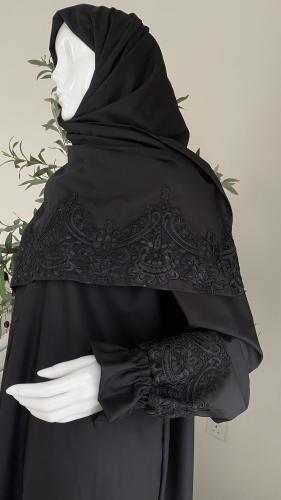 لباس بطرحة أسود