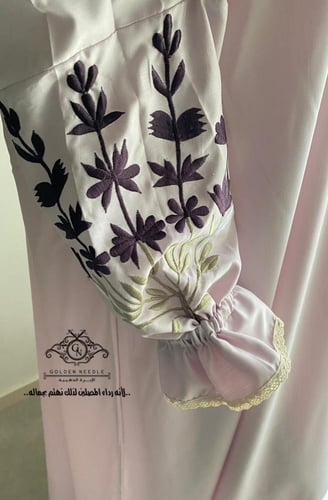 لباس صلاة بطرحة مطرز زهره اللافندر