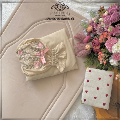 لباس صلاة عادي مطرز بلون بيج درجه متوسطه