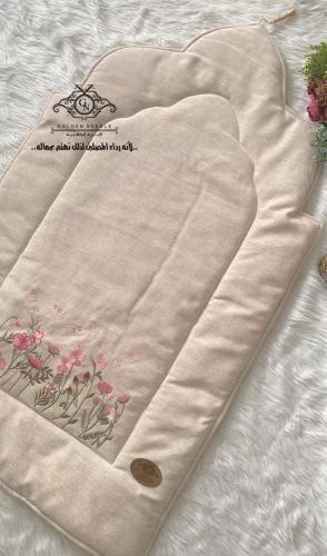 سجادة المحراب المميزة بتطريز فاخر