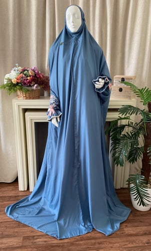 لباس صلاة عادي مطرز بمنتهى الجمال