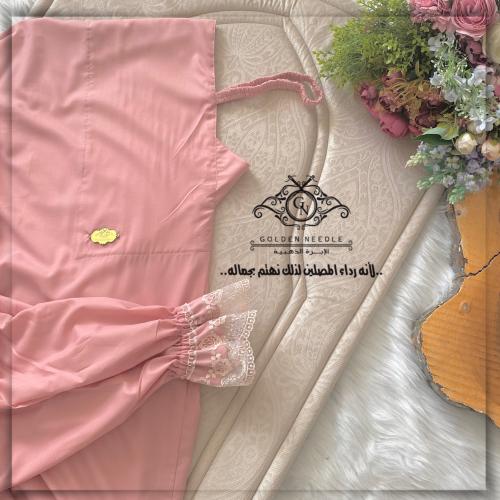 لباس صلاة عادي بدون سجادة ومصحف