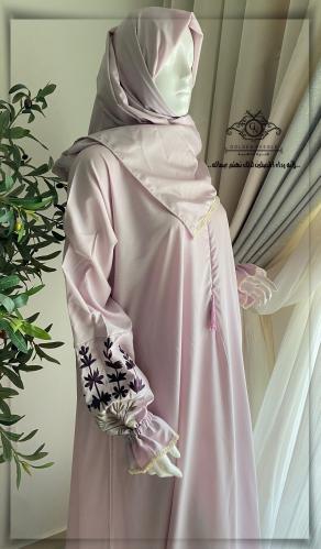 لباس صلاة بطرحة مطرز زهره اللافندر