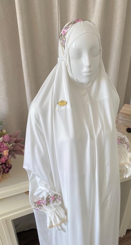 طقم صلاة بلباس موديل عادي مطرز