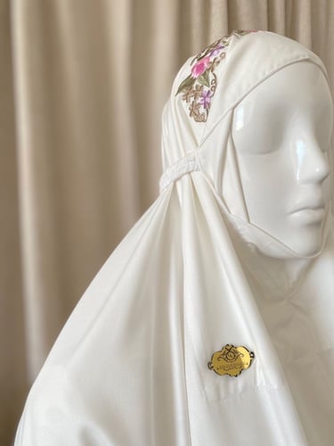 طقم صلاة بلباس موديل عادي مطرز