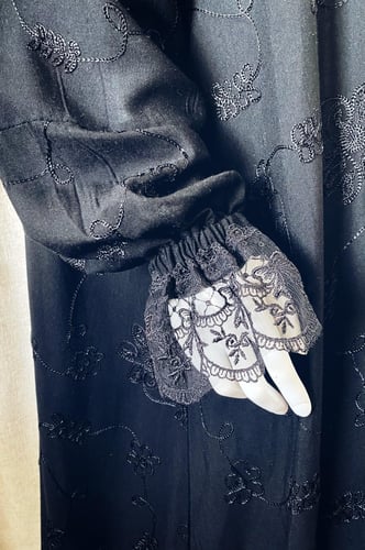 لباس بطرحة أسود