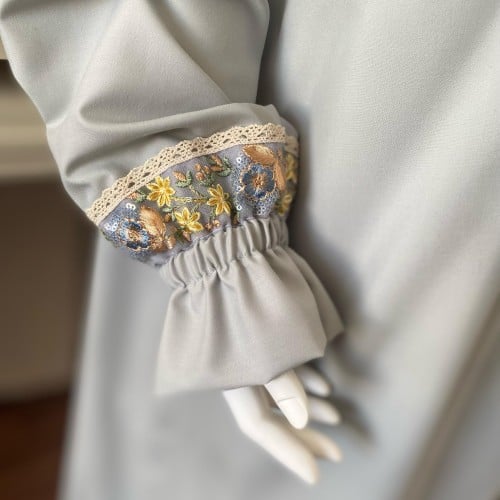 لباس صلاة بطرحة بلون رمادي