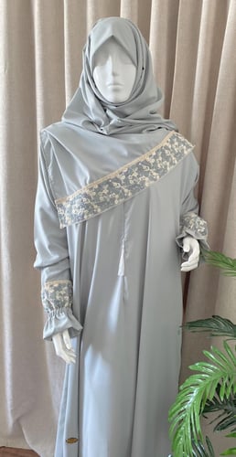 لباس صلاة بطرحة رمادي فاتح
