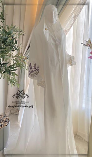 طقم صلاة بلباس موديل عادي مطرز زهور البنفسج