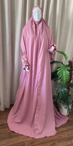 لباس صلاة عادي وردي