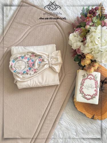 طقم صلاة بلباس بطرحة