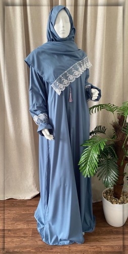 لباس بطرحة أزرق