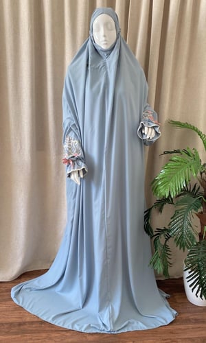 طقم صلاة بلباس موديل عادي مطرز