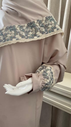 لباس صلاة بطرحة بلون بيج