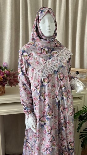 لباس صلاة بطرحة مشجر