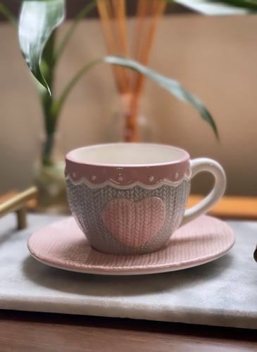 كوب بينك وابيض