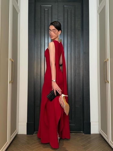 فستان سهرة أحمر هالتر أنيق طويل