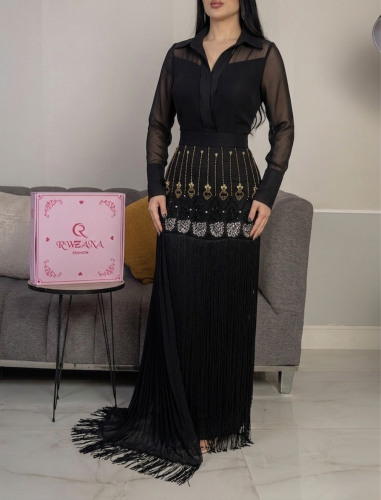 طقم "رويال" أسود بتطريز ذهبي وشراشيب فاخرة