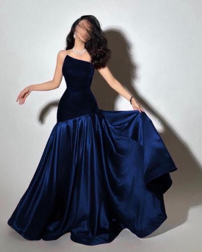 فستان سهرة كحلي ملكي فاخر بتصميم راقٍ