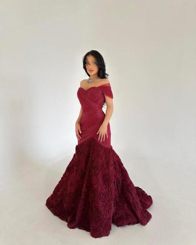 فستان سهرة عنابي بكشكش ورود فخ