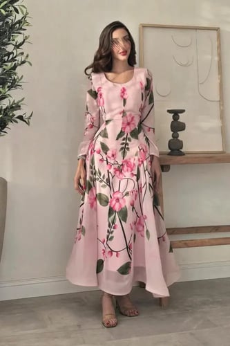 فستان وردي مشجر بنعومة الشيفون