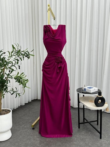 فستان سهرة خمري بترتر ناعم وتصميم كلاسيكي بدون أكم...