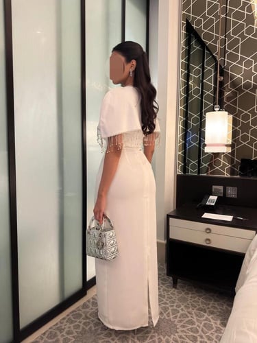 فستان أبيض ملكي بكيب كريستال