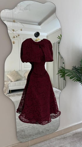 فستان عيد كحلي دانتيل بقصة أنيقة