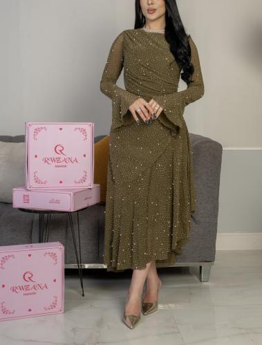 فستان سهرة زيتي مرصع بحبيبات الكريستال