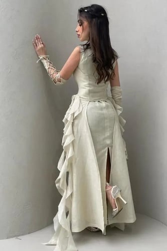 فستان سهرة بلمسة الكورسيه: ابتكار يفيض بالأنوثة